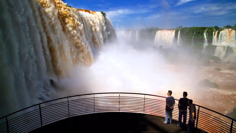 Foz de Iguacu, Brazil, October 2004. Special for Kampioen. Photo by Frits Meyst/Adventure4ever.com