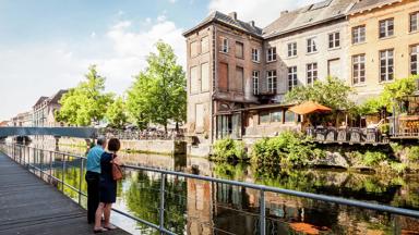 belgie_antwerpen_mechelen_dijlepad_vismarkt_water_terras_stel_aikonproducties-toerismemechelen