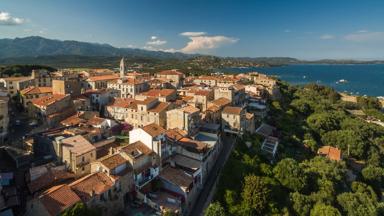 frankrijk_corsica_porto-vecchio_shutterstock_1259670259