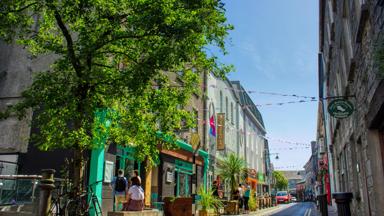 ierland_galway-city_middle-street_copyright-ireland-contents-pool