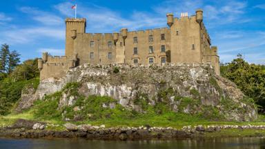 schotland_binnen-hebriden_isle-of-skye_dunvegan-castle_shutterstock_785029345