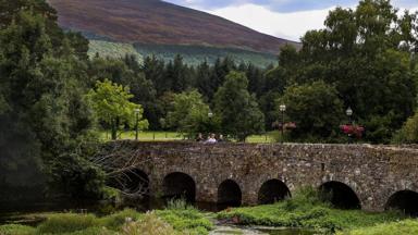 sfeer_ierland_tipperary_rivier_brug_clogheen_loop_tourism-ireland