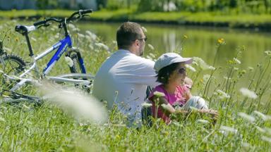 sfeer_frankrijk_bourgogne_jura_canal-du-centre_fietsers_crt-bourgogne-franche-comte_copyright_Alain_DOIRE (14).jpg