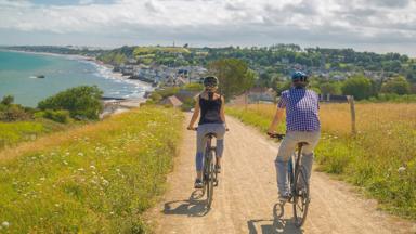 sfeer_normandie_departement-calvados_arromanches-les-bains_stel_fiets_copyright-Calvados-Attractivite