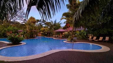 hotel_costa rica_limon_tortuguero_laguna lodge_zwembad_f