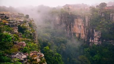 zuid-afrika_panorama-route_mpumalanga_blyde-river-canyon_graskop-gorge-lift_uitzicht-huis_shutterstock