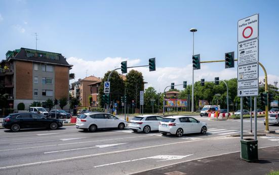 Boetes uit Italië komen jaren later binnen