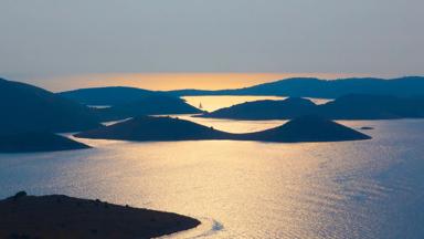 kroatie_kornati-nationaal-park_adriatische-zee_bergen_shutterstock