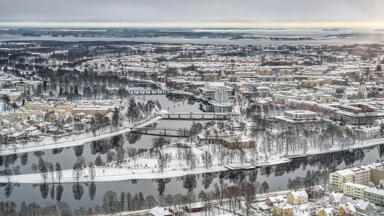 zweden_varmslands-ian_karlstad_winter_uitzicht_bruggen