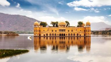 india_rajasthan_jaipur_jal-mahal_waterpaleis_shutterstock_785226616