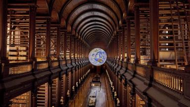 Ierland-Dublin-Trinity-College-Book-of-Kells-Gaia-wereldbol (3)