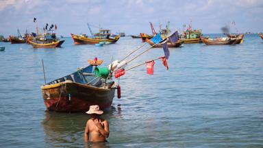 vietnam_phan-thiet_mui-ne_local_visser_vissersboot_boot_w.jpg