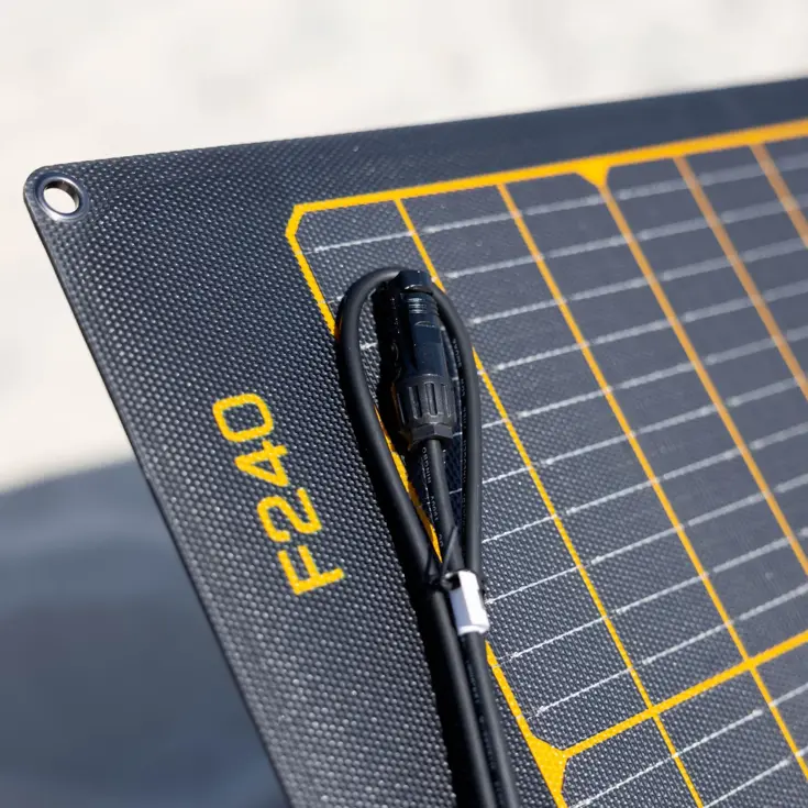F240 Draagbaar Zonnepaneel - 240W - MC4