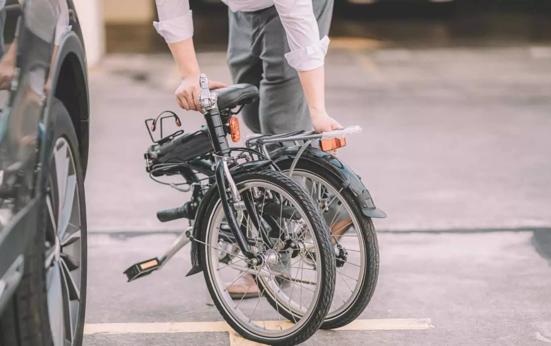 5x multifunctionele e-vouwfietsen met middenmotor