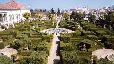 portugal_castelo-branco_tuin_paleis-aartbisschop_shutterstock_214950505