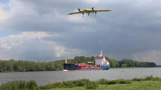 Dronevluchten over de digitale snelweg in de lucht