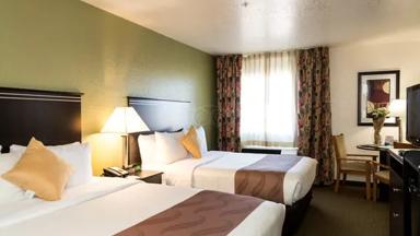 hotel_verenigde-staten_colorado_denver-airport_quality-inn-den-airport_hotelkamer_rechtenvrij