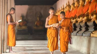 thailand_ayutthaya_jonge-monniken_boeddhabeelden_b.jpg