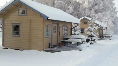 hotel_zweden_malung_camping-yttermalung_winter_hutjes_exterieur