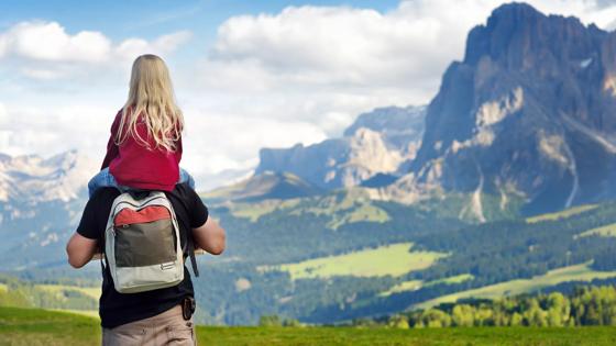 italie_zuid-tirol_dolomieten_familie_vader_dochter_shutterstock