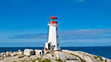 canada_halifax_rocky-beach_peggys-cove_vuurtoren_shutterstock_18066241.jpg