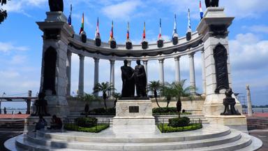 ecuador_guayaquil_monument_f