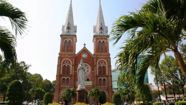 vietnam_ho chi minh city_saigon_notre dame_stadstour_f