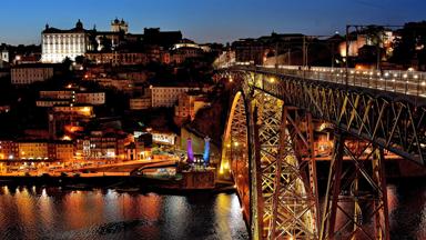 Portugal_Douro_cruise_Vasco da Gama_Porto by night1_copyright