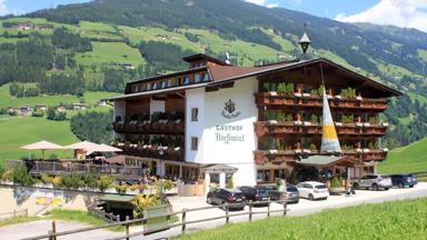 Hotel_Dorflwirt_Hainzenberg_gebouw