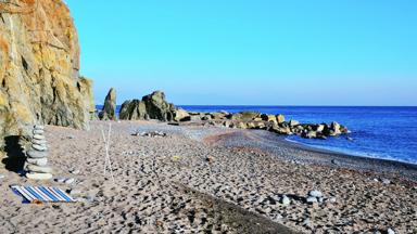 italie_ligurie_arenzano_strand_rotsen_zee_GettyImages-504201180