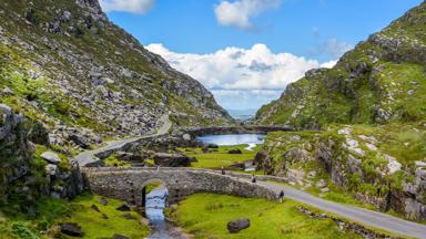 ierland_county-kerry_dunloe_fly-drive-ierland_gap-of-dunloe_shutterstock