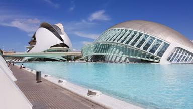 spanje_valencia_ciudad-de-las-ciencias-y-las-artes_architectuur_water_wetenschap-kunst-museum-park_20180413_124217