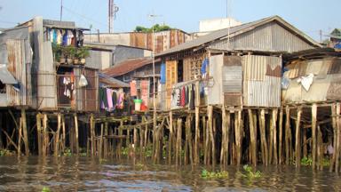 vietnam_mekong delta_huizen op palen_f