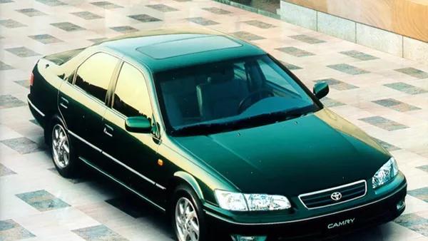 Toyota Camry III