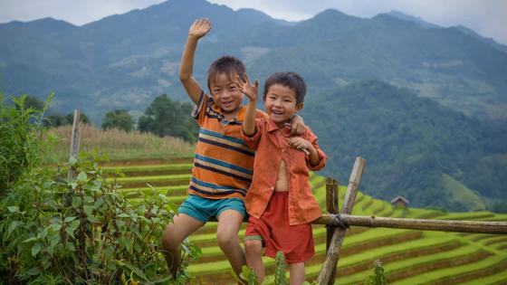 vietnam_sapa_rijstveld_bergstammen_hmong_local_kinderen_b