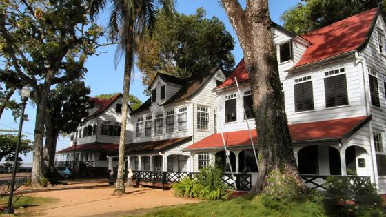 suriname_paramaribo_officierswoning_fort_zeelandia_w_jpg
