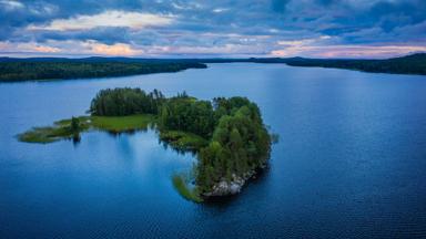 finland_pohjois-savo_kuopio_meer_eiland_schemering_getty