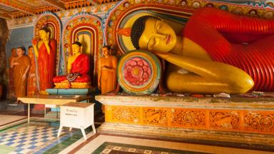 Sri Lanka, Anuradhapura, Isurumuniya Vihara, boeddha - GettyImages-552960549
