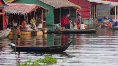 cambodja_tonle-sap-meer_locals_huizen_boten_p