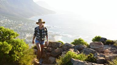 Zuid-Afrika, West-Kaap, Kaapstad, hike, Lion's head - GettyImages-946923382