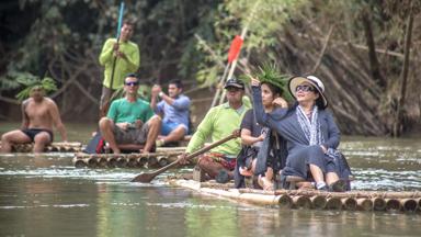 thailand_khao-sok_bamboe-vlot_toerist_a.jpg