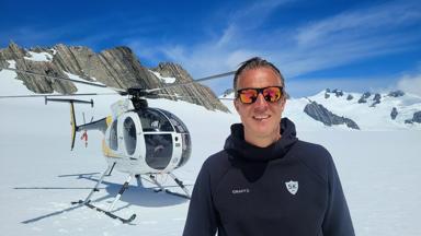 Fox reisleider Albert_Nieuw-Zeeland_helicopter_Fox en Frans Josef gletsjer